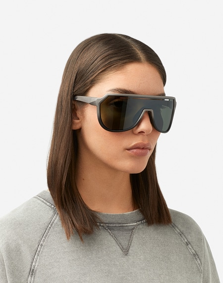 Gafas Deportivas Hawkers FLY - GREY ALLIGATOR FLASH