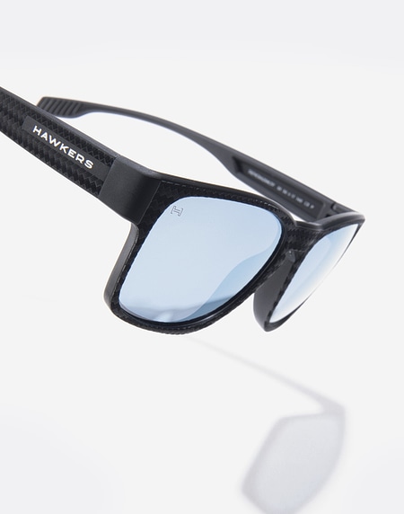 Gafas de sol Hawkers CORE RAW CARBON FIBER - POLARIZED BLACK BLUE CHROME