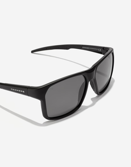 Gafas de sol Hawkers TRACK - POLARIZED BLACK DARK