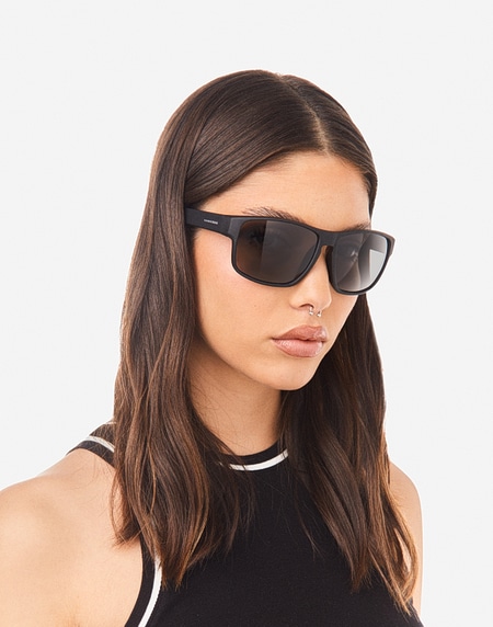 Gafas de sol Hawkers FASTER RAW - POLARIZED BLACK DARK